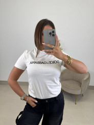 Camiseta corte mujer dolce bordada