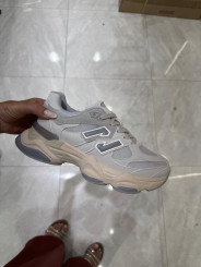 Deportiva N gris