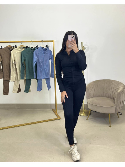 Conjunto dos piezas deportivo