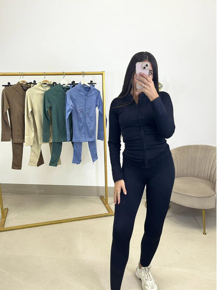 Conjunto dos piezas deportivo