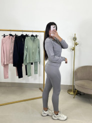 Conjunto deportivo Carla