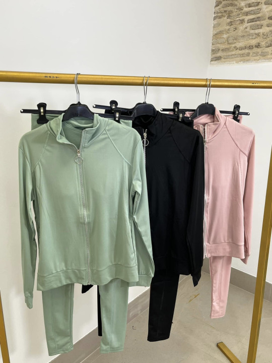 Conjunto deportivo Carla