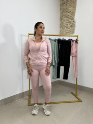 Conjunto deportivo Carla