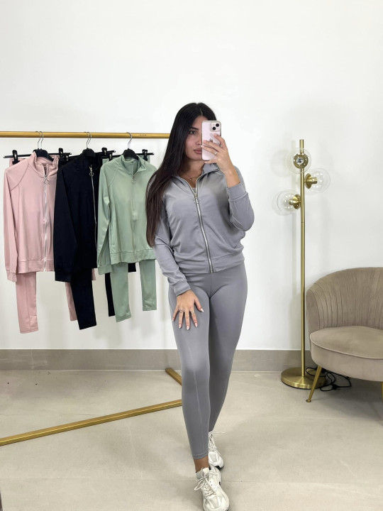 Conjunto deportivo Carla