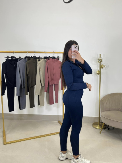 Conjunto deportivo tres piezas Irina