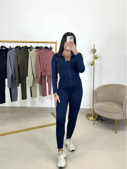 Conjunto deportivo tres piezas Irina