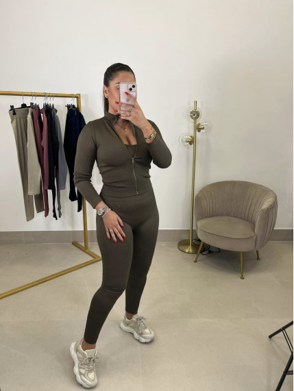 Conjunto deportivo tres piezas Irina