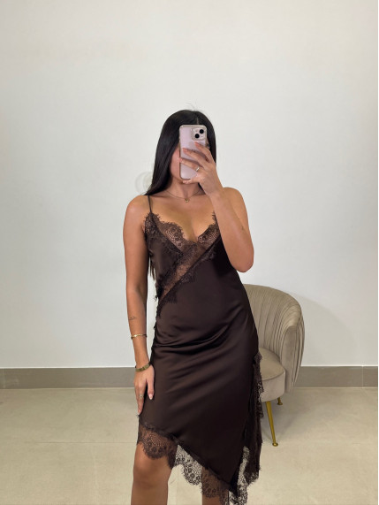 Vestido encaje asimetrico marron