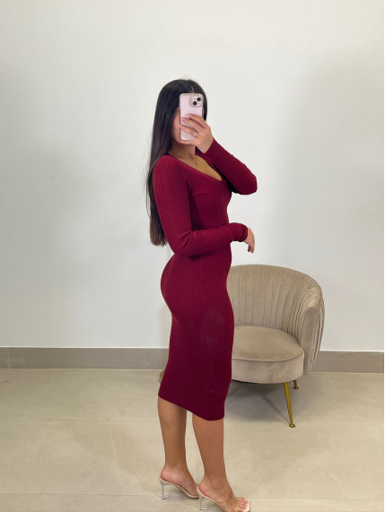 Vestido punto cuello pico tinto