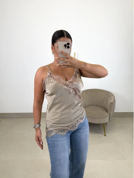 Top lencero asimetrico beige