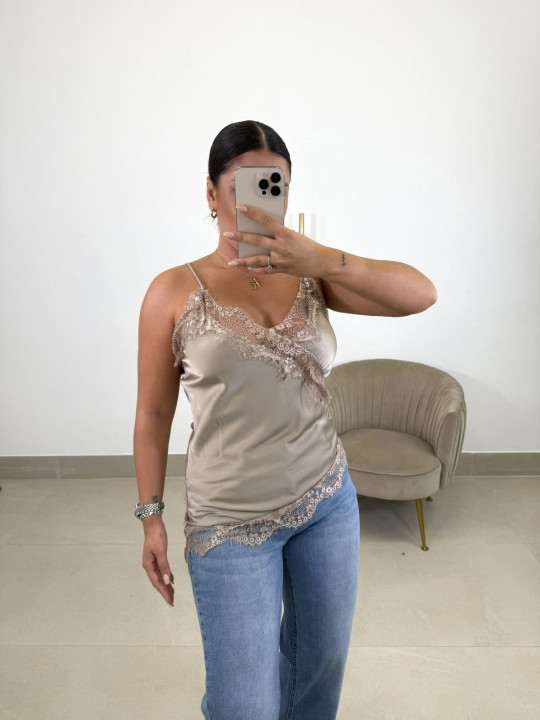 Top lencero asimetrico beige