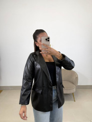 blazer polipiel negra
