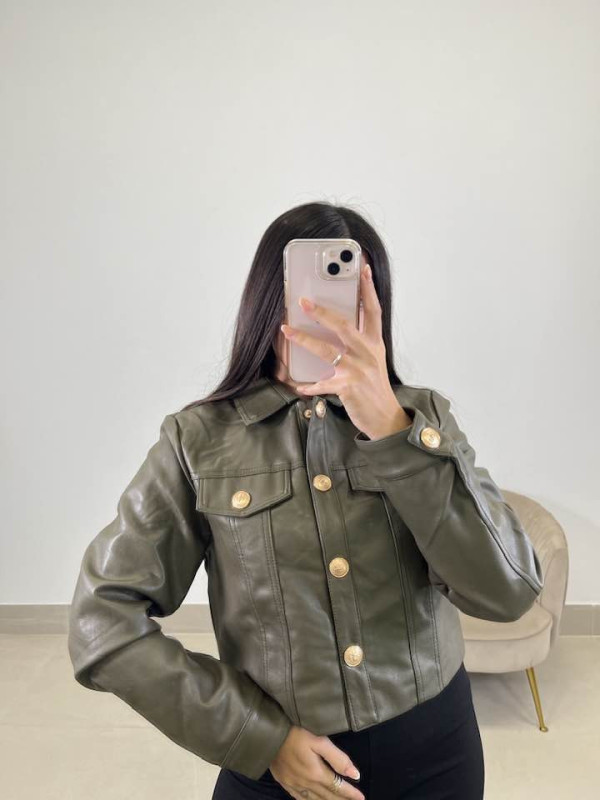 Chaqueta polipiel crop verde