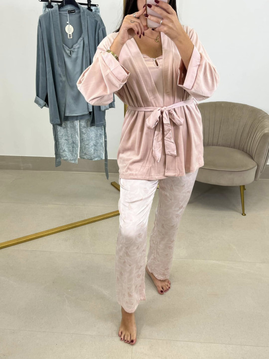 Pijama tres piezas satinado Pijama tres piezas satinado