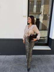 Blusa volante beige