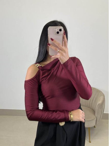 Top asimetrico tinto