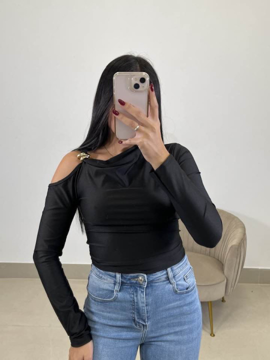 Top asimetrico negro Top asimetrico negro