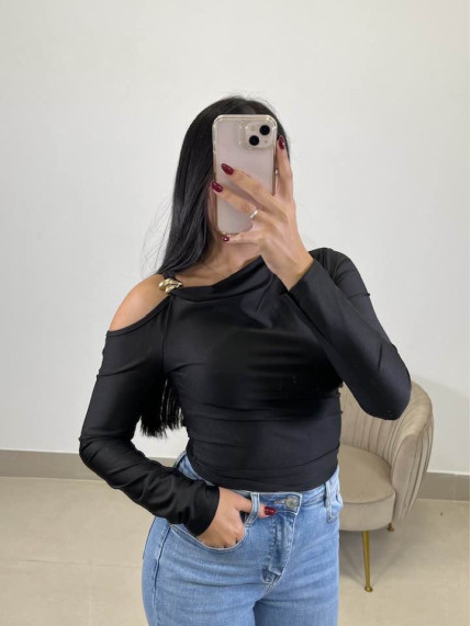 Top asimetrico negro