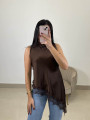 Top cuello alto encaje asimetrico chocolate