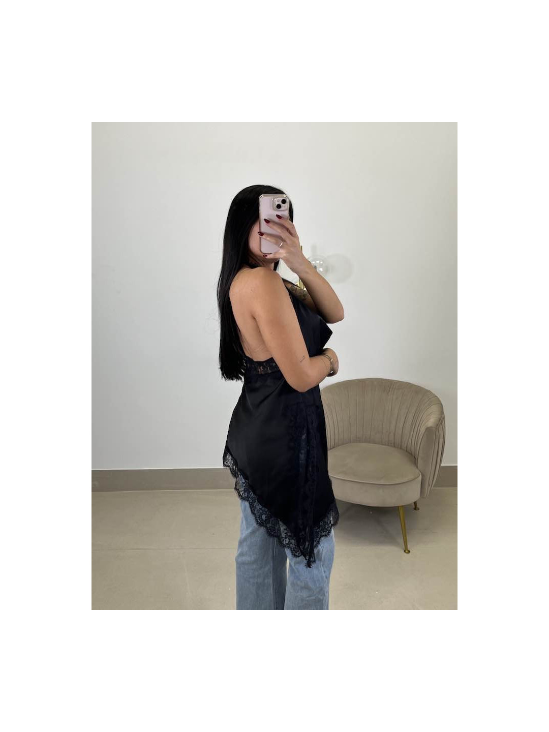 Top cuello halter encaje asimetrico negro