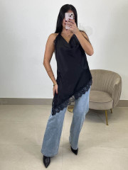 Top cuello halter encaje asimetrico negro