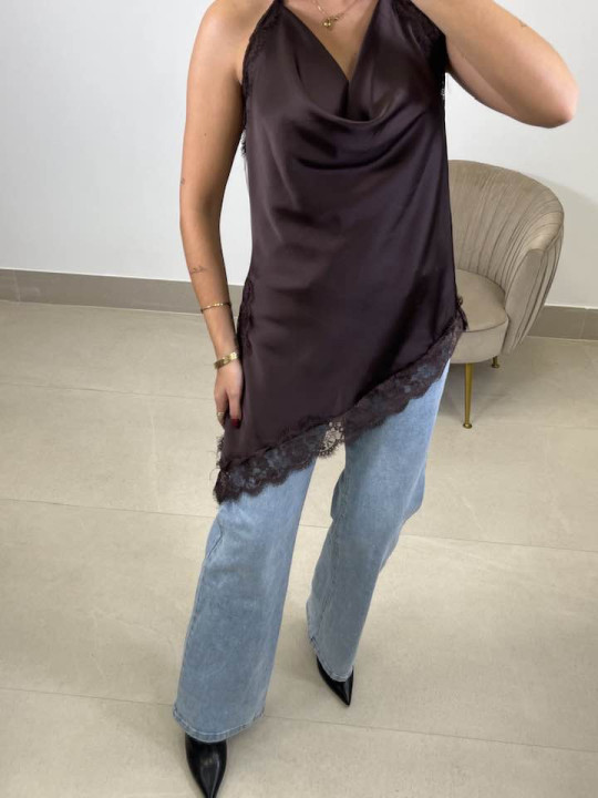 Top cuello halter encaje asimetrico marron