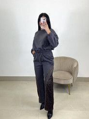 conjunto combinado leopardo gris oscuro