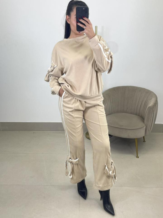 Conjunto tacto suave lazos beige