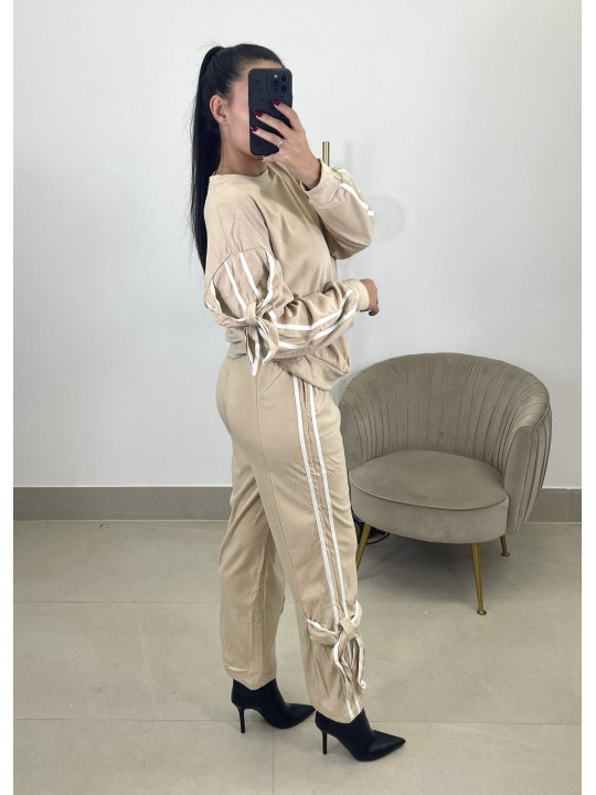 Conjunto tacto suave lazos beige