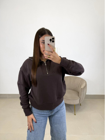 sudadera cuello chimenea marron