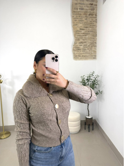 chaqueta punto cuello pelo camel