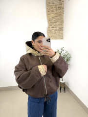 Bomber antelina capucha marrón chocolate