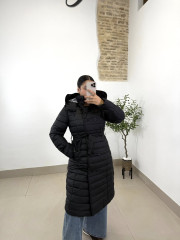 Parka acolchada larga negra