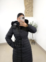 Parka acolchada larga negra