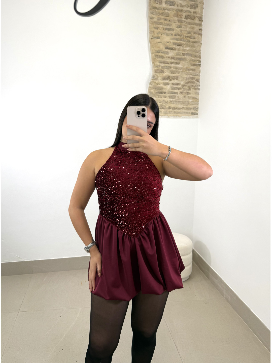 vestido lentejuela detalle volante tinto