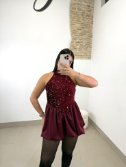 vestido lentejuela detalle volante tinto