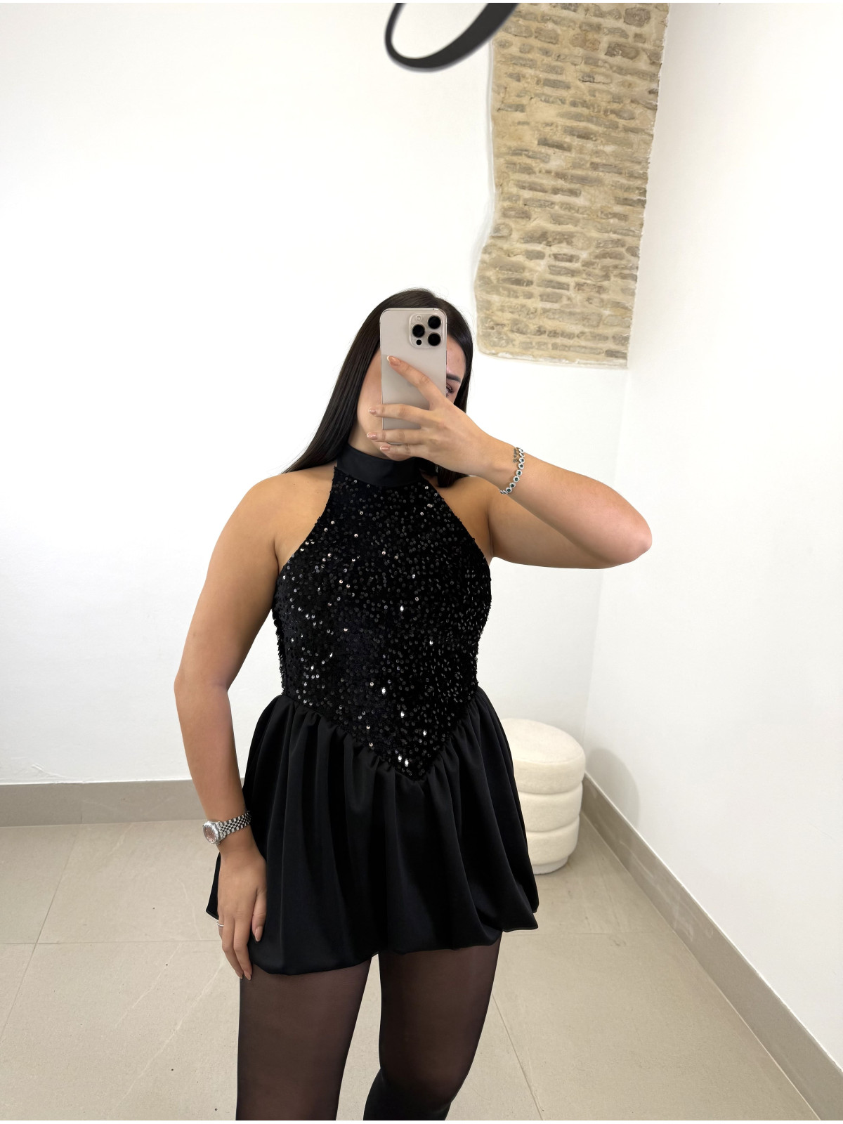 vestido lentejuela detalle volante negro