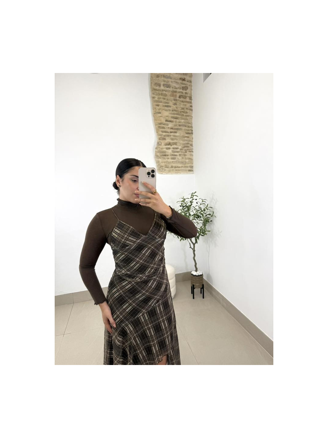 Vestido cuadros bajo asimetrico