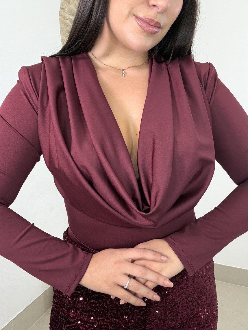 body escote drapeado tinto