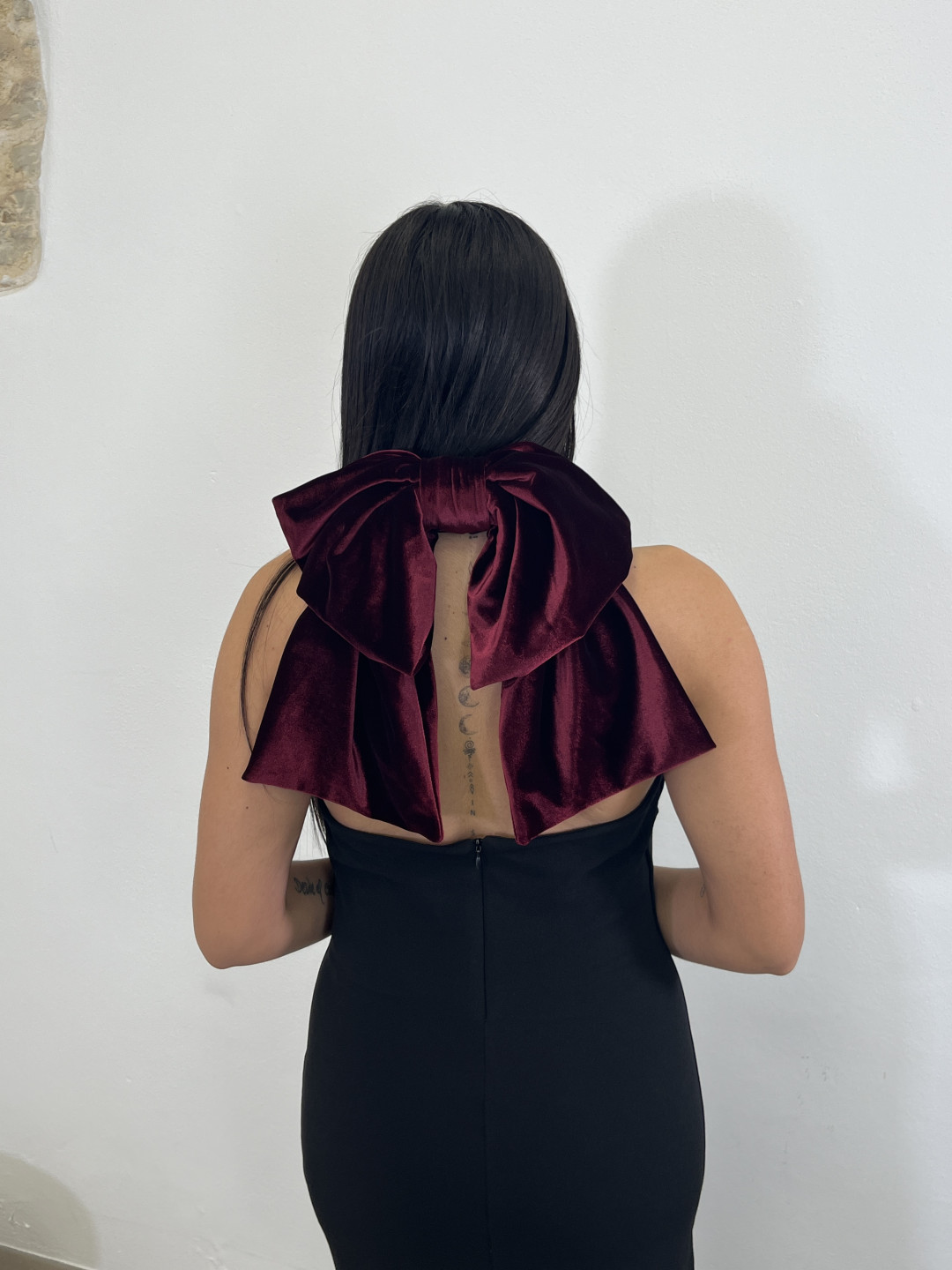 vestido espalda lazo tinto