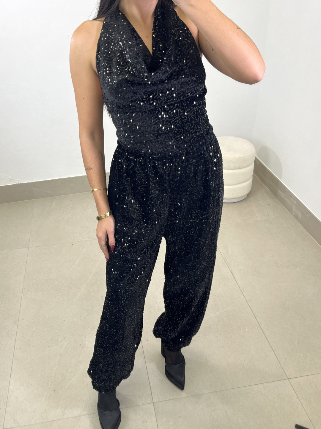 top cuello halter terciopelo lentejuela negro