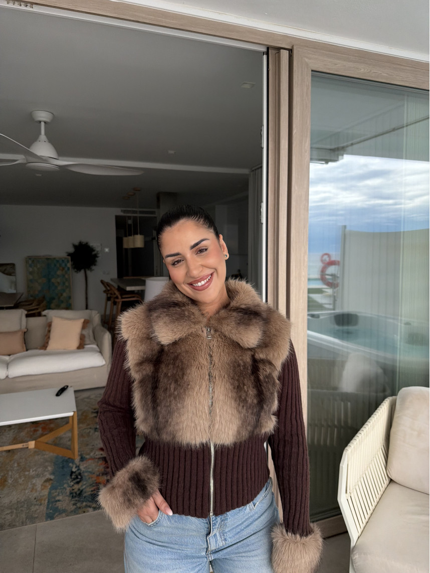 Rebeca combinada pelos