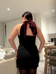 vestido espalda lazo tinto