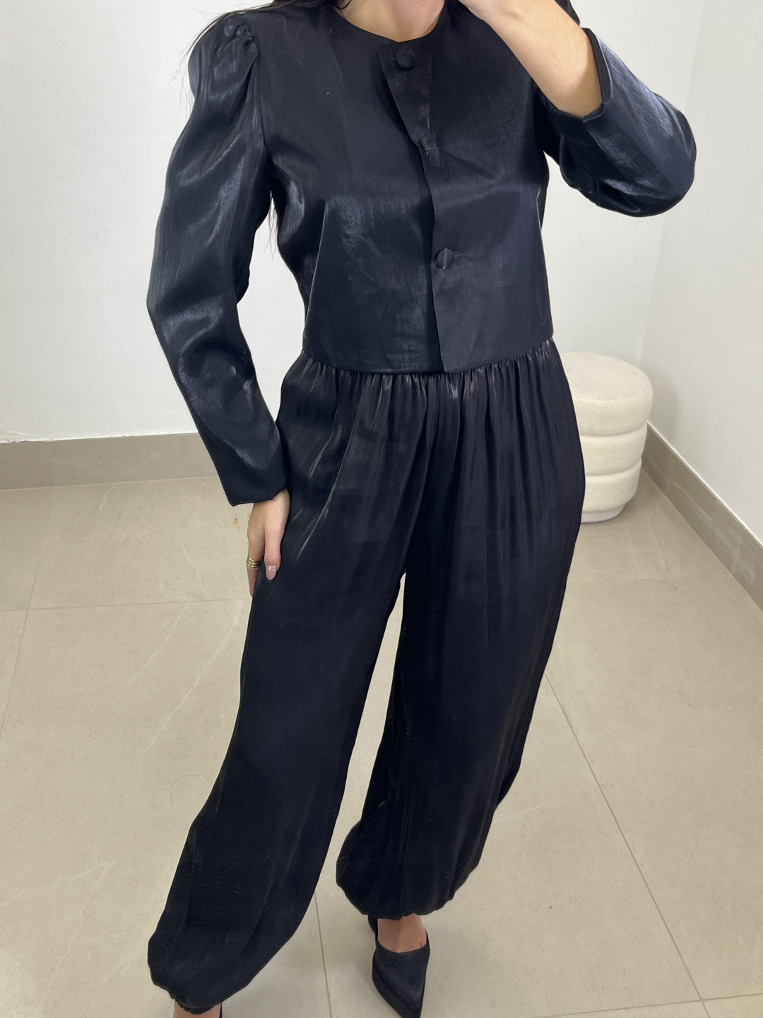 chaqueta manga abullonada negra