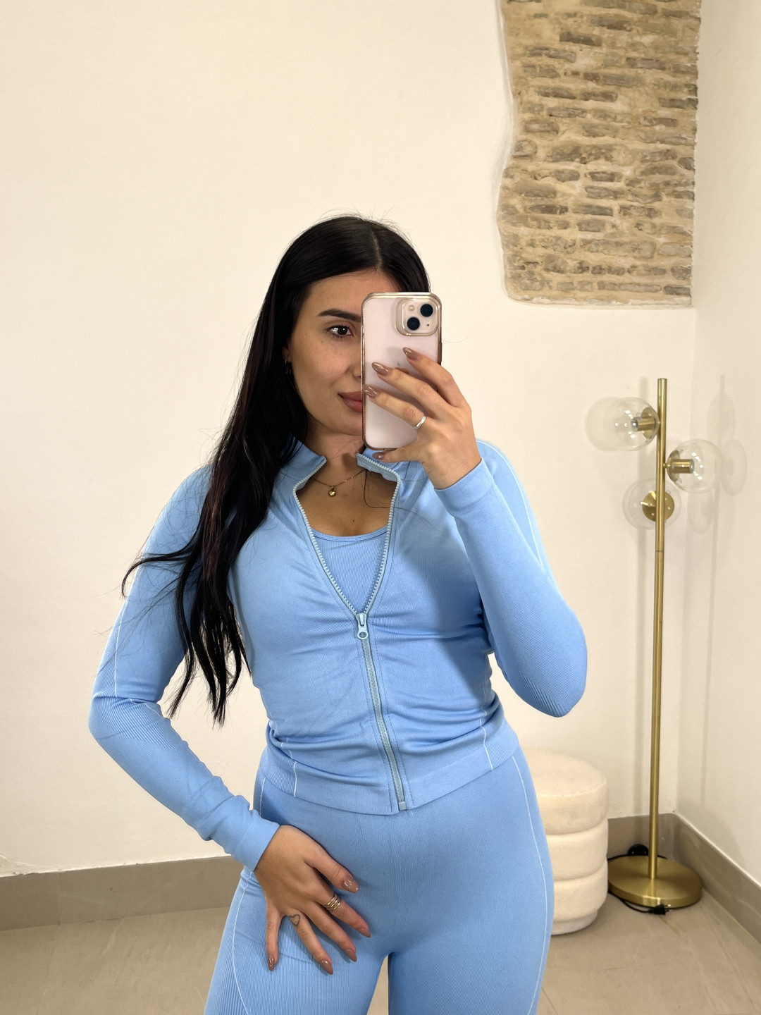 Conjunto deportivo tres piezas F4014 celeste