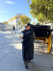 Plumas largo sin mangas negro