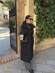 Plumas largo sin mangas negro