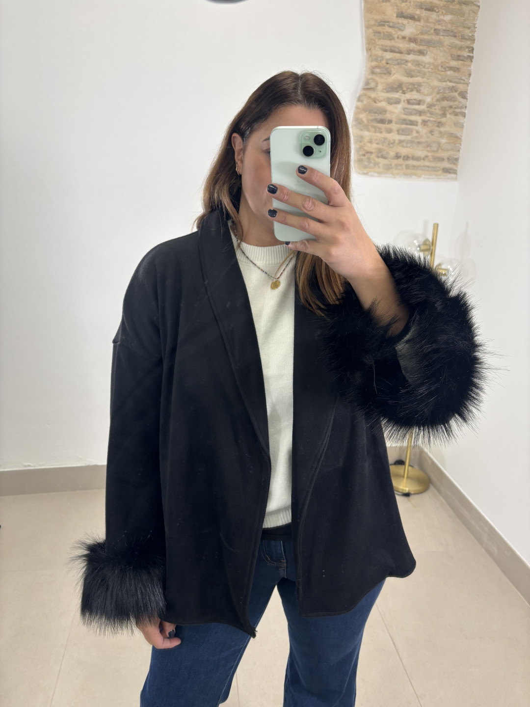 Abrigo paño corto plumas manga negro