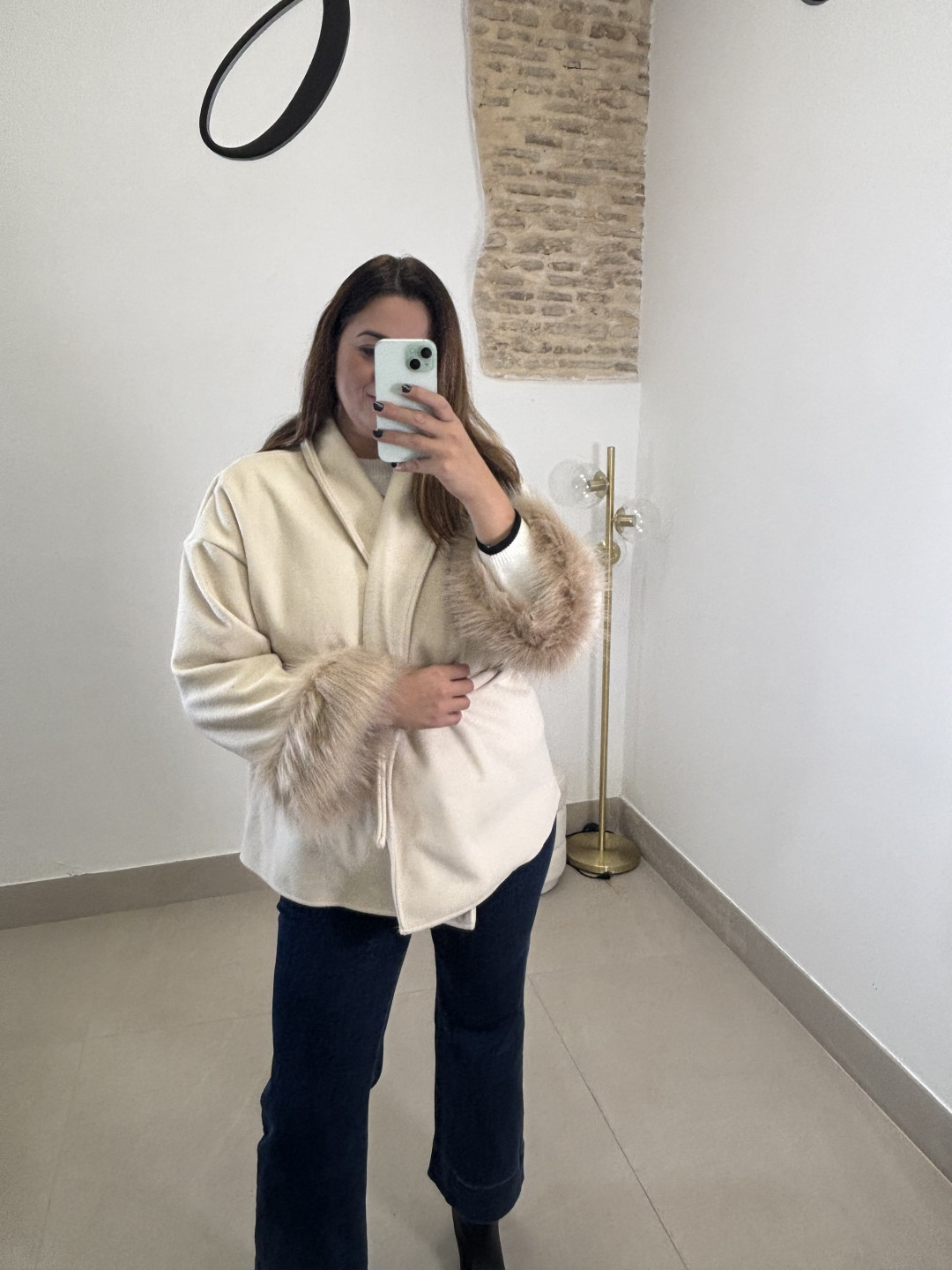 Abrigo paño corto plumas manga beige