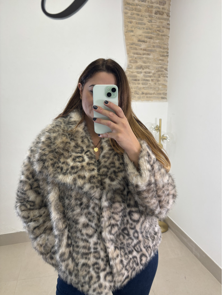 Abrigo pelo animal print